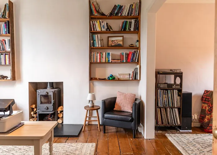 Stylish And In Montpelier Holiday home *